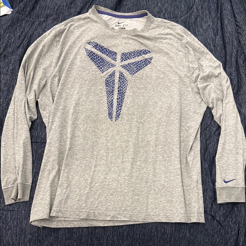 Vintage Kobe Dri-Fit Long Sleeve Nike Gray